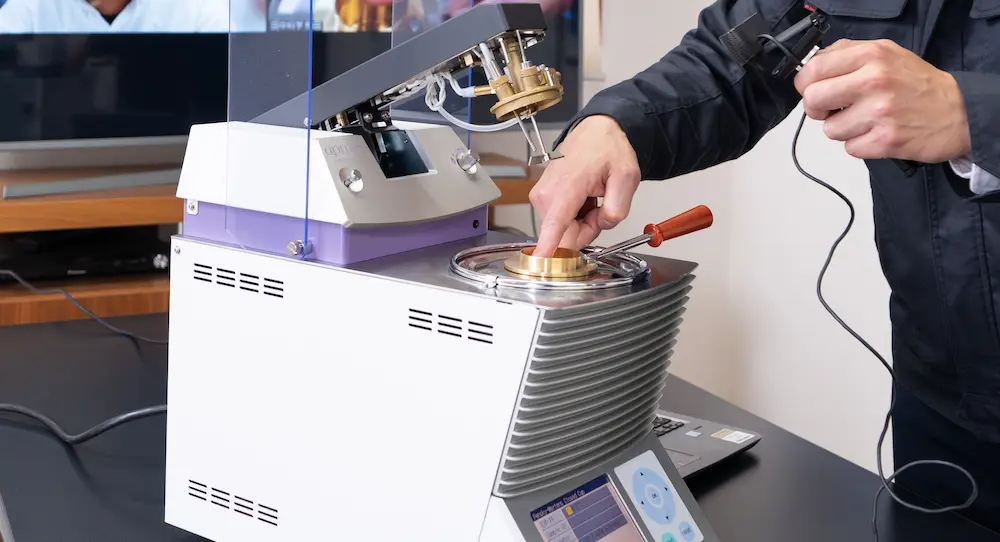 引火点の測定方法とは？測定方法の違いと測定機器を紹介 - 田中科学